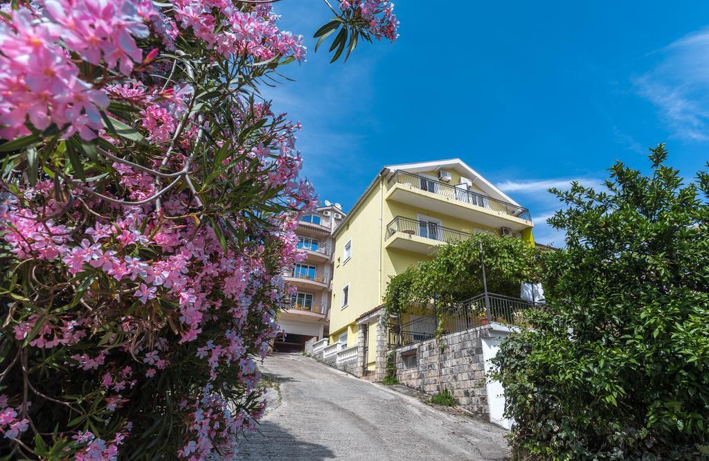 Adriana Apartments Herceg Novi Exterior foto